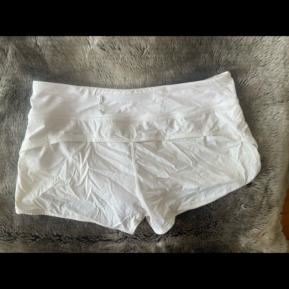 Lululemon “speed up low rise lined short 2.5”